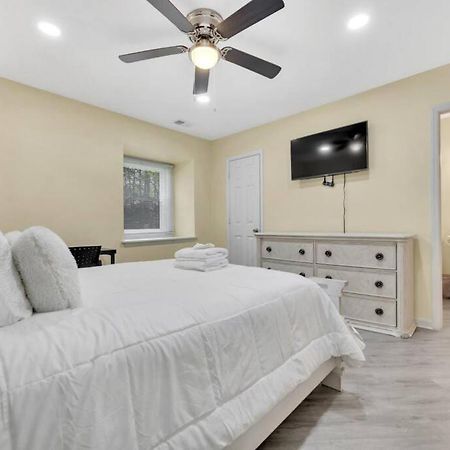 Cozy 2 Bedroom Duplex In Charlotte, Jacuzzi, Sleeps 6 Plus 2 Dış mekan fotoğraf